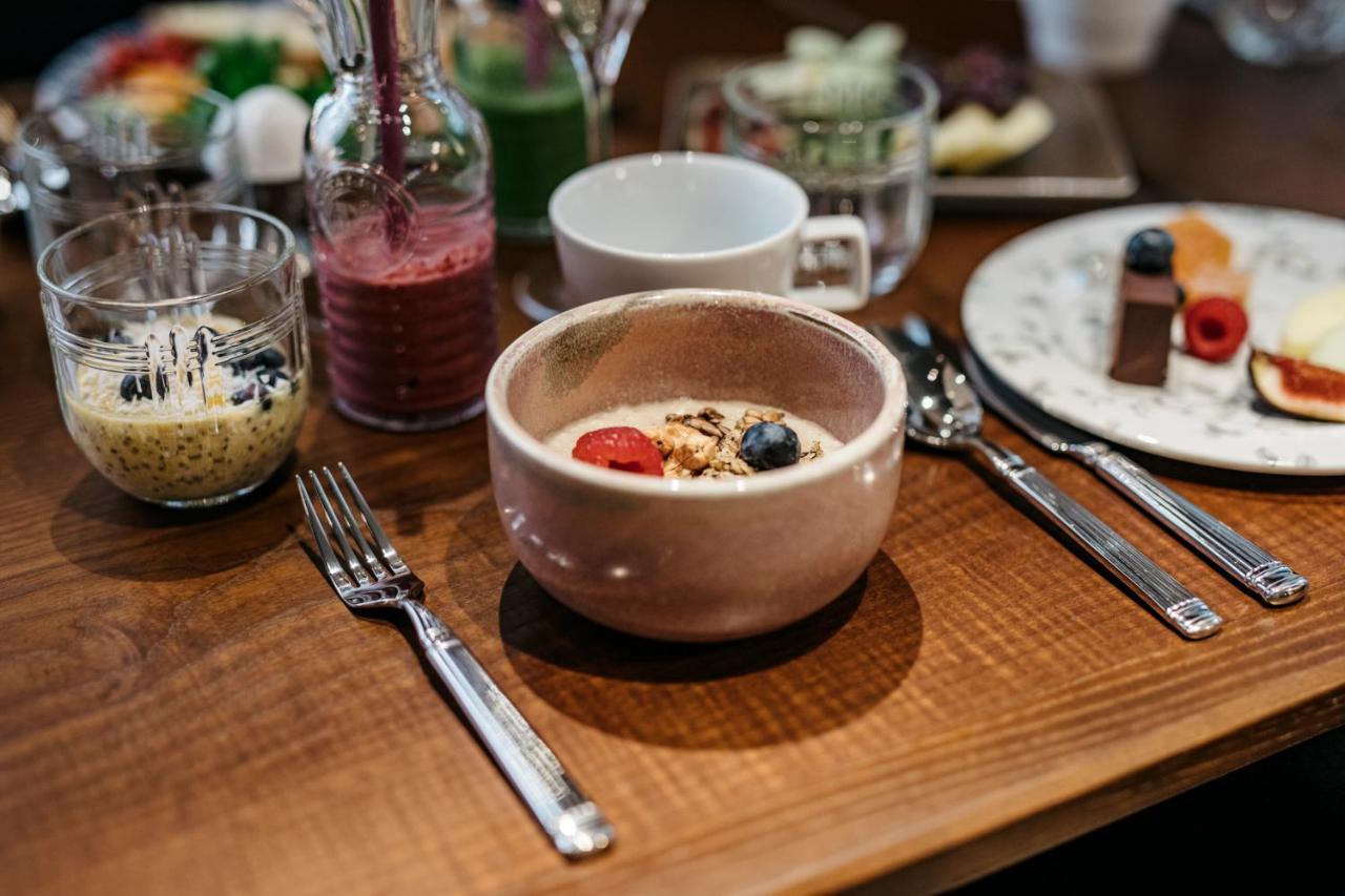 Solo Sokos Hotel Torni Helsinki Exterior photo A bowl of muesli with fruit